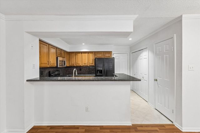 2425 Holly Hall Street 143, Houston, TX 77054