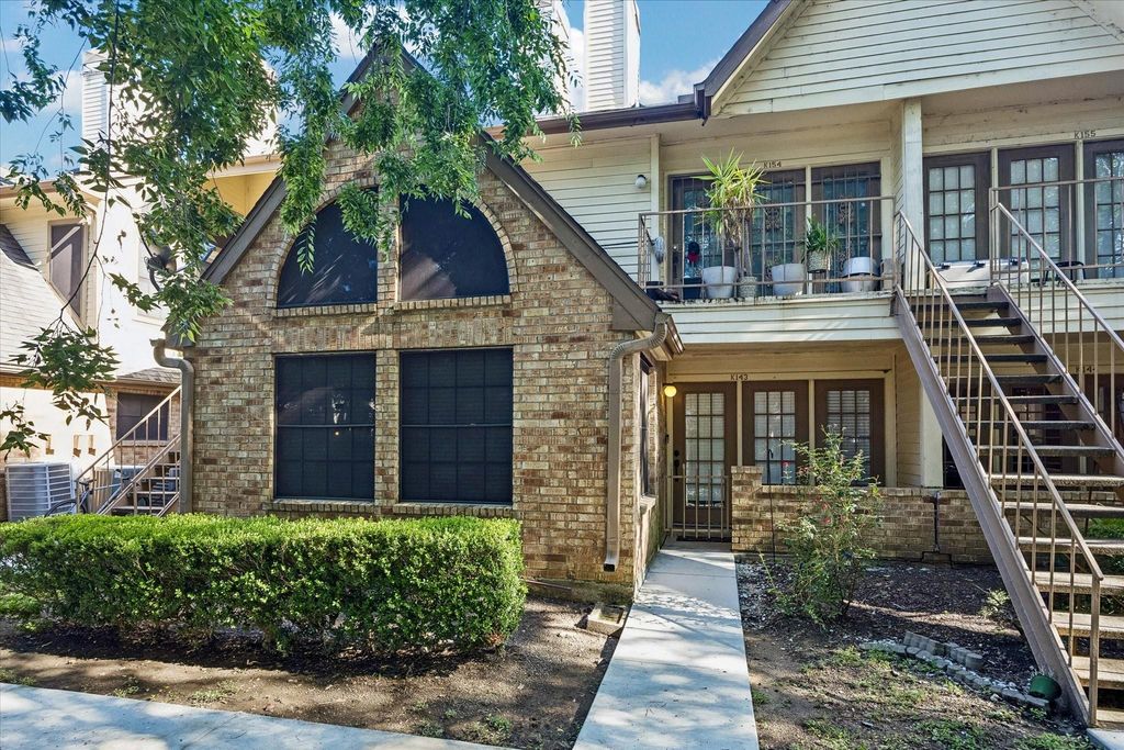 2425 Holly Hall Street 143, Houston, TX 77054