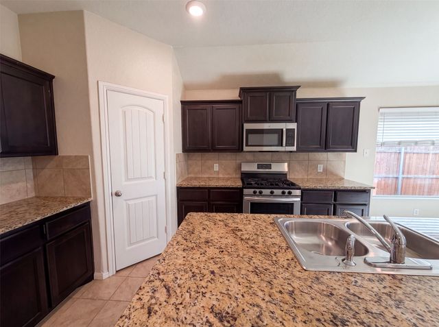6337 Pontoon Street, Fort Worth, TX 76179