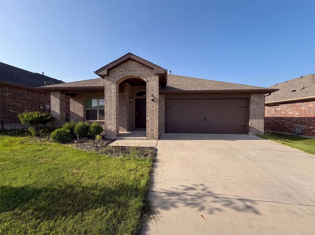 6337 Pontoon Street, Fort Worth, TX 76179