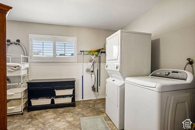 68 W COLUMBIA DR, Midvale, UT 84047