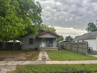 527 W Mueller, Paragould, AR 72450