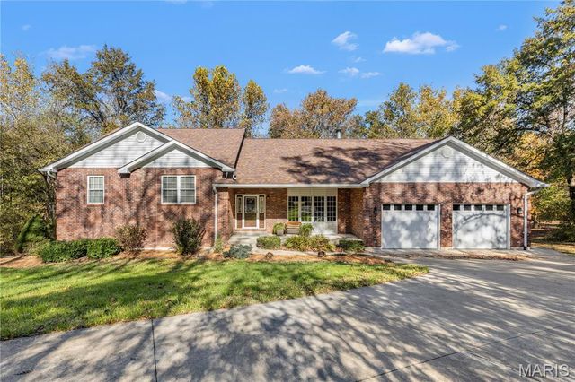 16 York Lane, Villa Ridge, MO 63089