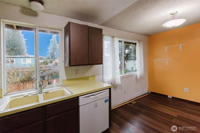 4116 W H Street, Bremerton, WA 98312