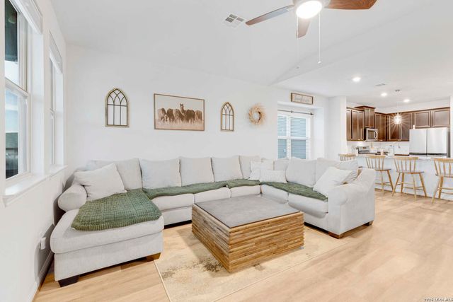 4902 OXBOW BND, St Hedwig, TX 78152