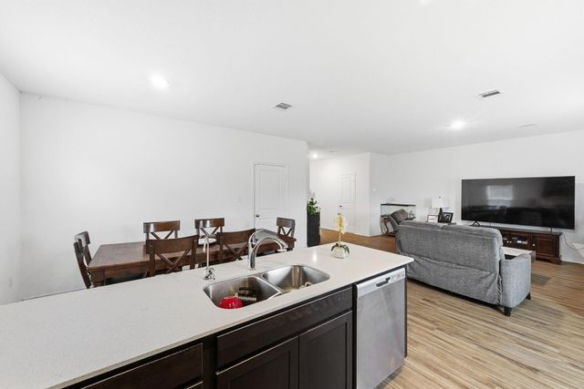 307 Sunfish LN, Bastrop, TX 78602