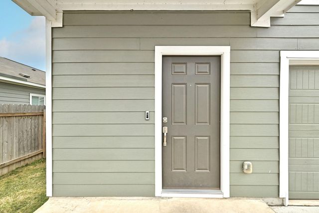 307 Sunfish LN, Bastrop, TX 78602