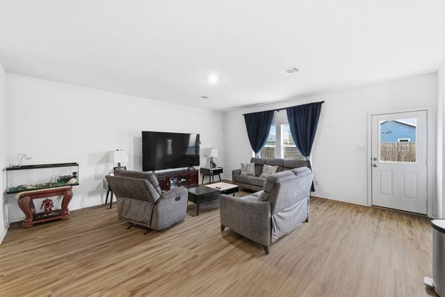 307 Sunfish LN, Bastrop, TX 78602