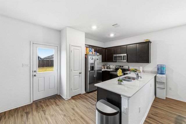 307 Sunfish LN, Bastrop, TX 78602