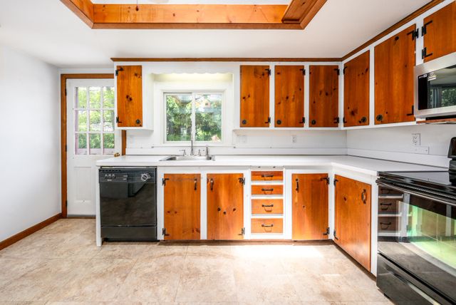 8 Paine Road, South Yarmouth, MA 02664