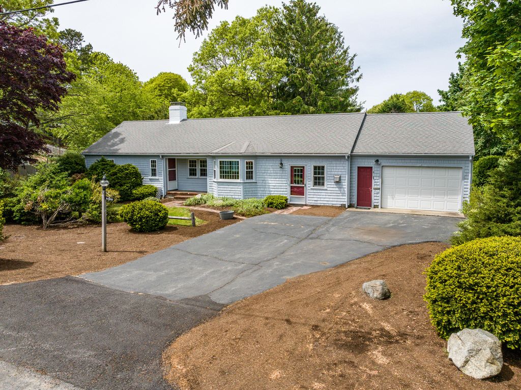 8 Paine Road, South Yarmouth, MA 02664