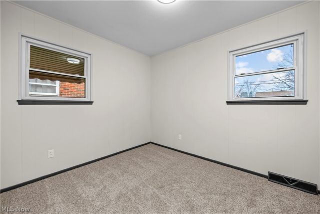 897 Livermore Lane, Elyria, OH 44035