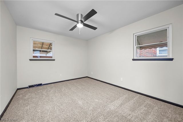 897 Livermore Lane, Elyria, OH 44035