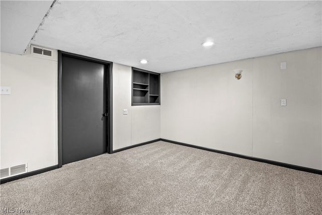 897 Livermore Lane, Elyria, OH 44035