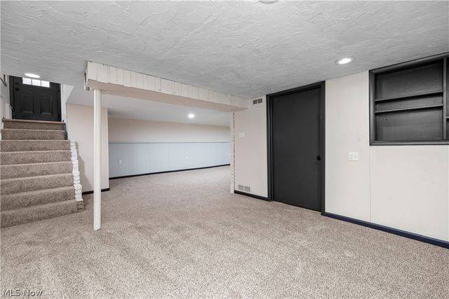 897 Livermore Lane, Elyria, OH 44035