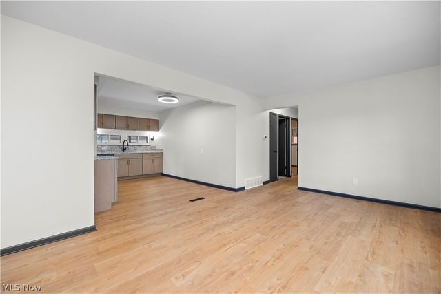 897 Livermore Lane, Elyria, OH 44035