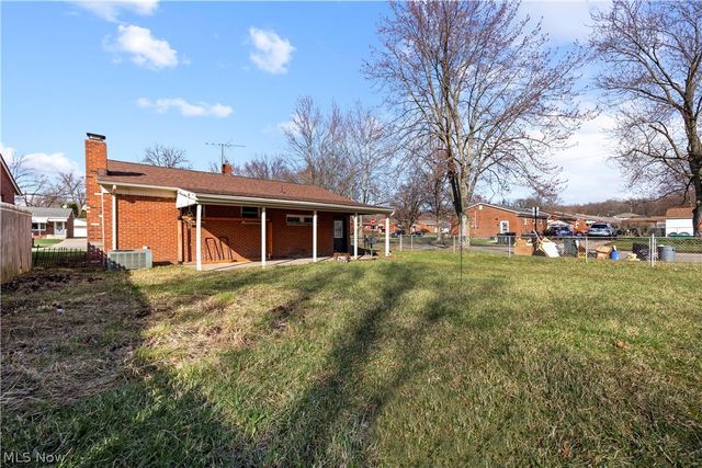 897 Livermore Lane, Elyria, OH 44035