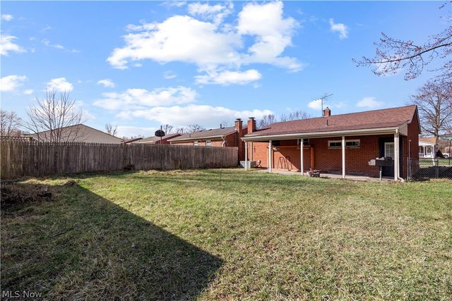 897 Livermore Lane, Elyria, OH 44035