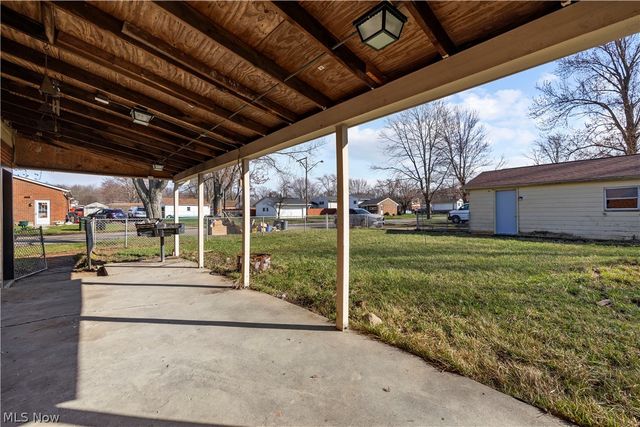 897 Livermore Lane, Elyria, OH 44035