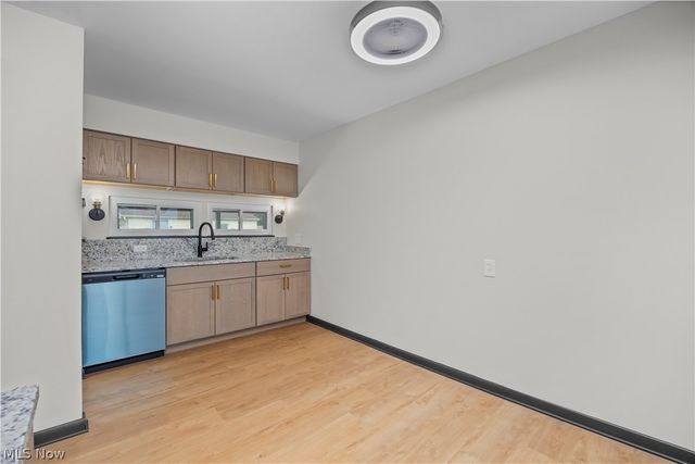 897 Livermore Lane, Elyria, OH 44035