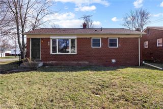 897 Livermore Lane, Elyria, OH 44035