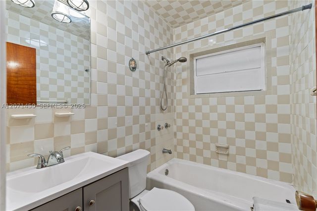 3445 NW 2nd St, Miami, FL 33125