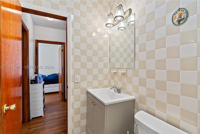 3445 NW 2nd St, Miami, FL 33125