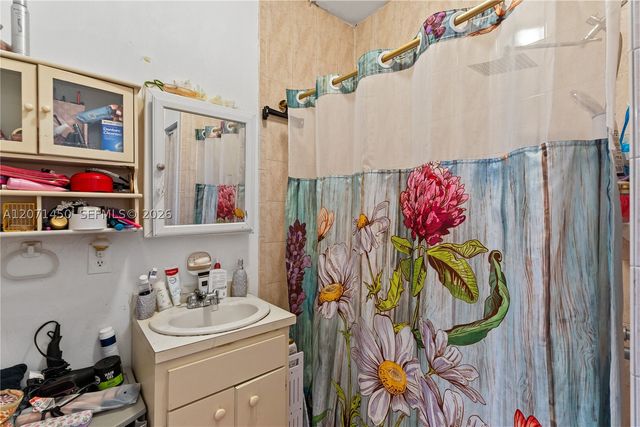 3445 NW 2nd St, Miami, FL 33125