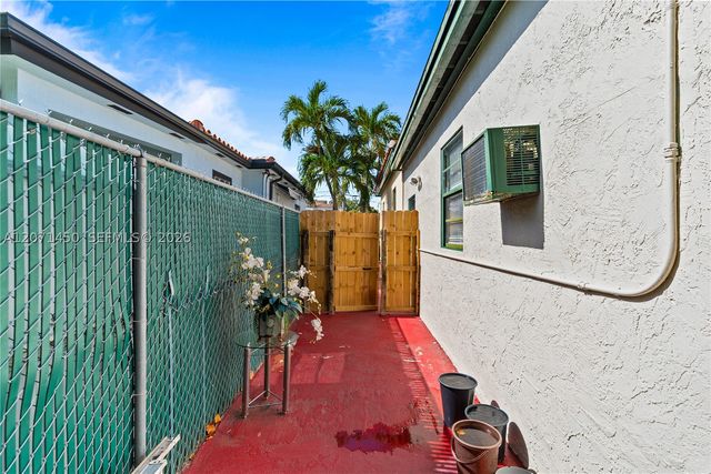 3445 NW 2nd St, Miami, FL 33125