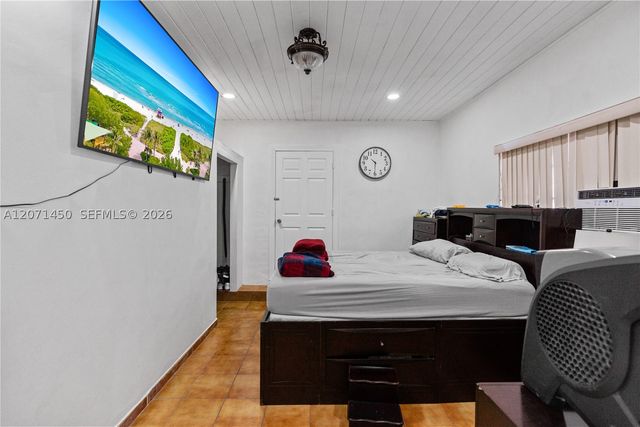 3445 NW 2nd St, Miami, FL 33125