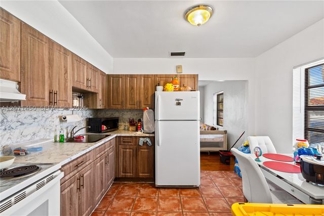 3445 NW 2nd St, Miami, FL 33125