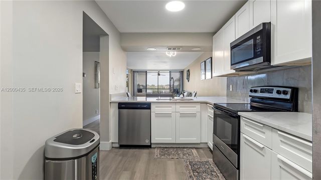 6231 Coral Lake Dr 307, Margate, FL 33063