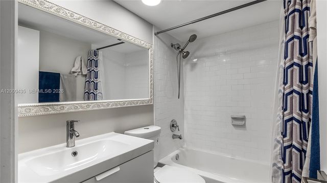 6231 Coral Lake Dr 307, Margate, FL 33063