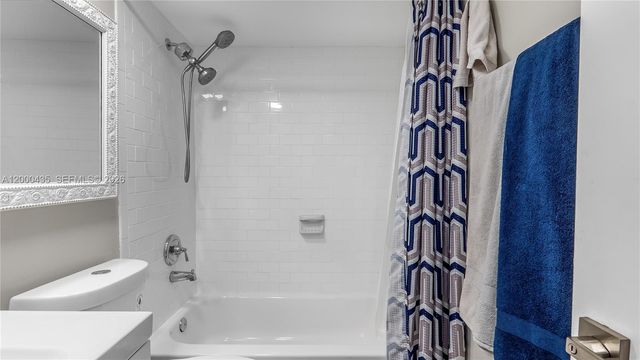 6231 Coral Lake Dr 307, Margate, FL 33063