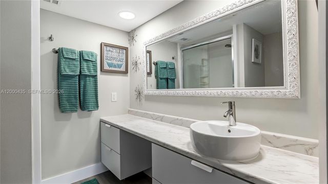 6231 Coral Lake Dr 307, Margate, FL 33063