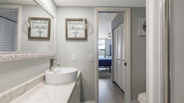 6231 Coral Lake Dr 307, Margate, FL 33063