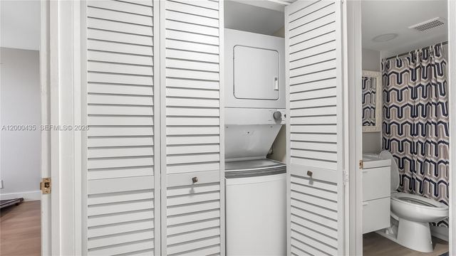 6231 Coral Lake Dr 307, Margate, FL 33063