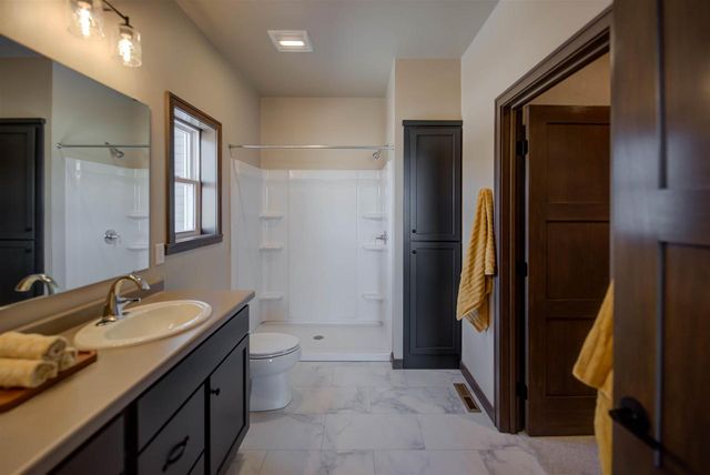 5304 FENCELINE LANE, Omro, WI 54963