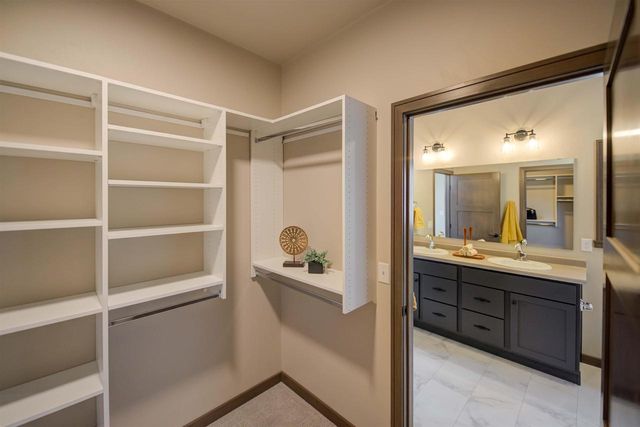 5304 FENCELINE LANE, Omro, WI 54963