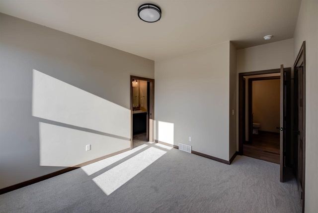 5304 FENCELINE LANE, Omro, WI 54963