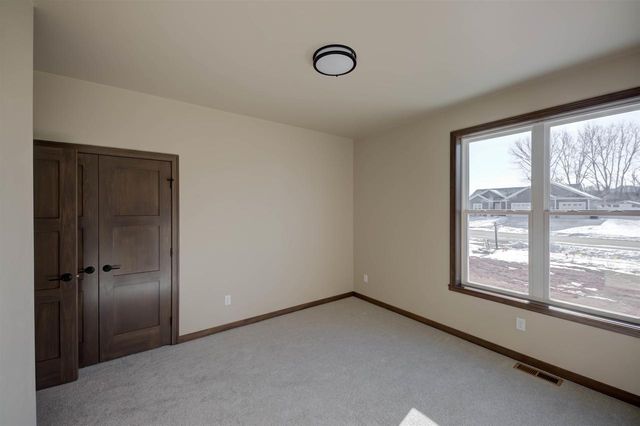 5304 FENCELINE LANE, Omro, WI 54963