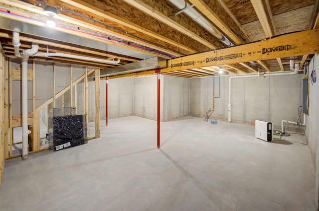 5304 FENCELINE LANE, Omro, WI 54963