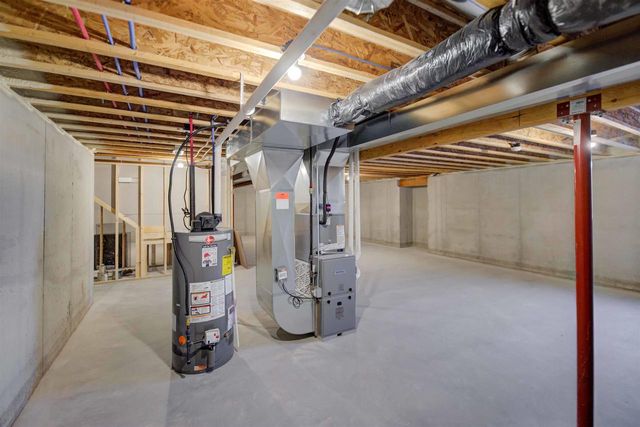 5304 FENCELINE LANE, Omro, WI 54963