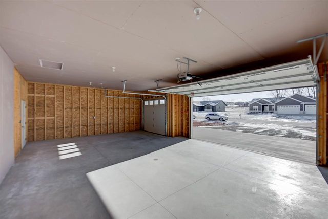 5304 FENCELINE LANE, Omro, WI 54963