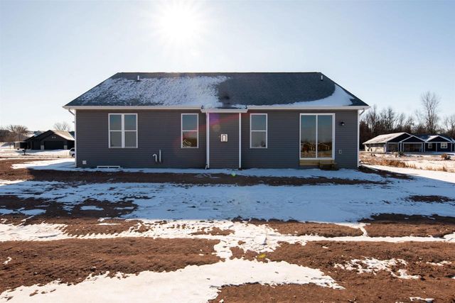 5304 FENCELINE LANE, Omro, WI 54963