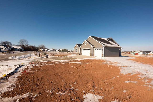 5304 FENCELINE LANE, Omro, WI 54963