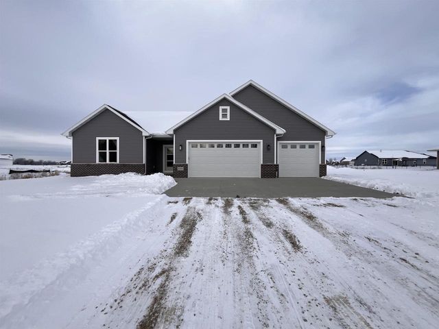 5304 FENCELINE LANE, Omro, WI 54963