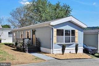 230 FAIRVIEW AVE W #UNIT #3, Marietta, PA 17547