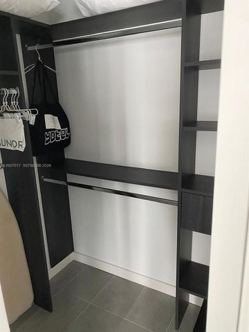 227 NE 2nd St 1910, Miami, FL 33132