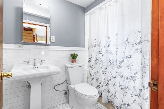 678 Massachusetts Ave, North Andover, MA 01845
